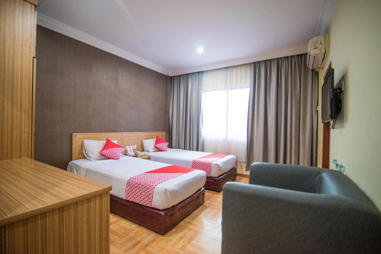 Halim Hotel Tanjung Pinang Kültér fotó